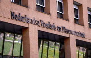 Gezondheids- en milieurisico's van bestrijdingsmiddelen op geïmporteerde rozen