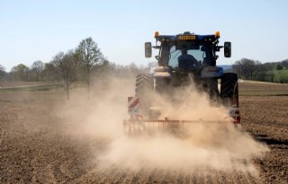 Droogte zet aan tot beregenen, maar weerbericht biedt hoop