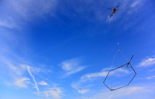 Helikopter brengt zoet en zout water in Friese bodem in kaart