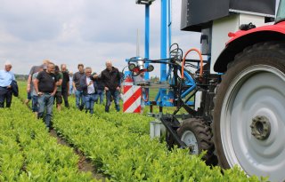 Boomkwekers bekijken de nieuwste slimme wieders