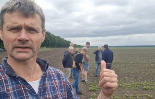 Oekraïne-vlogger Kees Huizinga: 'Flinke donatie aan auto's voor het front'