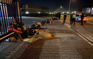 Tientallen activisten aangehouden bij VanDrie Group