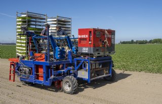 Elektrisch aangedreven plant- en schoffelmachine is praktijkrijp