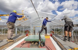 Kamilleteler vervangt twee oude kassen voor één energiezuinige kas