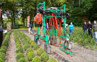 Volautomatisch planten, steken en snoeien: demo toont slimme technieken