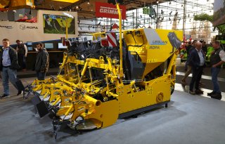 Pootcombinatie van ROPA freest, poot en maakt ruggen in één werkgang