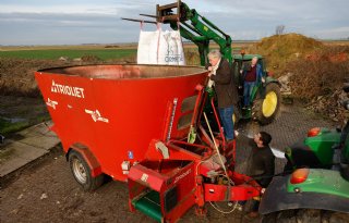 Melkveehouder experimenteert met opwaarderen van vaste fractie