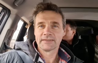 Oekraïne-vlogger Kees Huizinga: 'Rijdend door de koeienstal, fietsend langs de uien'