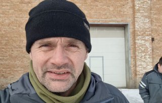 Oekraïne-vlogger Kees Huizinga: 'Uien klaarmaken voor verkoop en kijken bij de machines'
