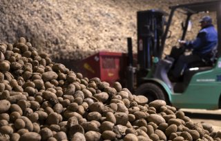 Aardappelen uitrijden op land? ‘Pas als alle opties op zijn’