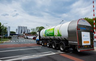 FrieslandCampina voegt divisies samen