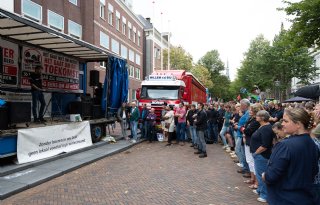 Kalm verlopen boerenprotest in Leeuwarden trekt enkele honderden mensen