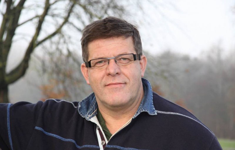 Jan Cees Vogelaar melkveehouder af Nieuwe Oogst